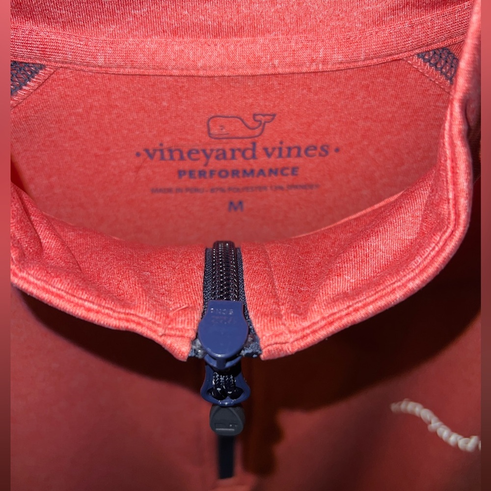Men’s size medium vineyard vine 1/4 zip - Picture 2 of 3